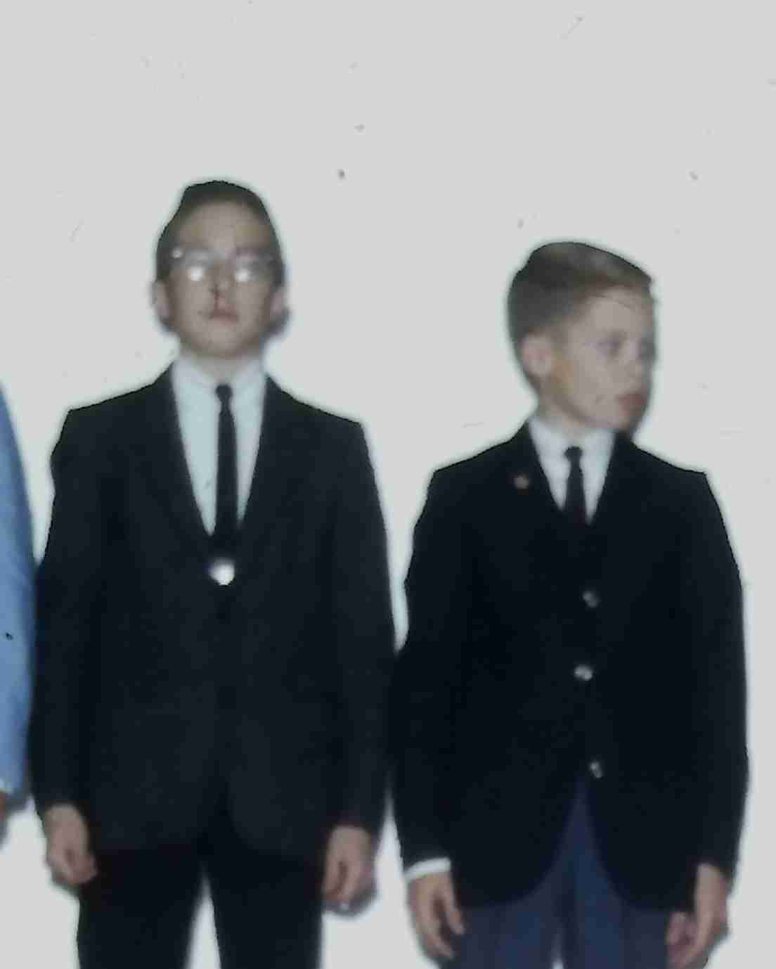 Group on stage : 2/4